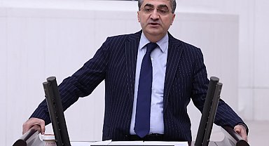 Ekmen: Hayatını ailesine hasreden her kadın bakım veren olarak sigortalanmalıdır