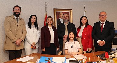 İzmit'te 23 Nisan kapsamında temsili devir teslim yapıldı