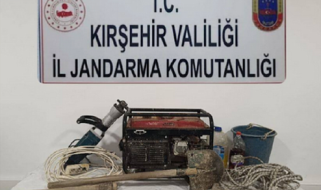 Kırşehir’de kaçak kazı yapan 4 şahıs suçüstü yakalandı