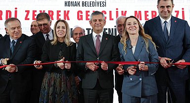 Konak’ta Ferdi Zeyrek Gençlik Merkezi açıldı