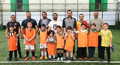 Küçükçekmece’de babalar ve oğulları futbol sahasında buluştu