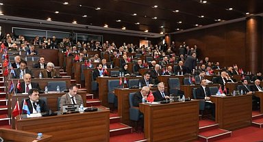 Trabzon Büyükşehir Belediyesi’nin 2025 faaliyet raporu oy birliğiyle onaylandı