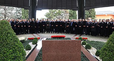 Turgut Özal vefatının 33. yılında anıldı