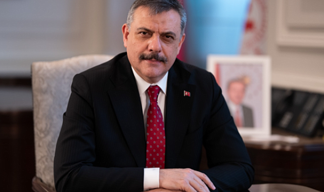 Bakan Çiftçi’den Abdülhamid Han türbesine ziyaret