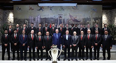 Cumhurbaşkanı Erdoğan, Galatasaray Futbol Takımı oyuncularını kabul etti