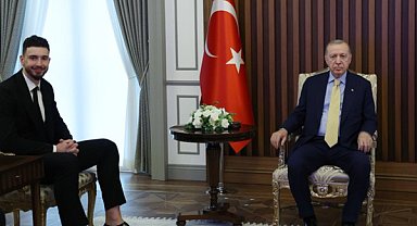 Cumhurbaşkanı Erdoğan, Milli Basketbolcu Alperen Şengün’ü kabul etti