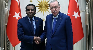 Cumhurbaşkanı Erdoğan, Sudan Başbakanı İdris’i kabul etti