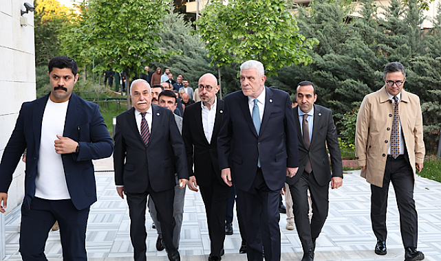 Dervişoğlu: Bu bayramda demokrasi, adalet ve hukuk temenni ediyoruz