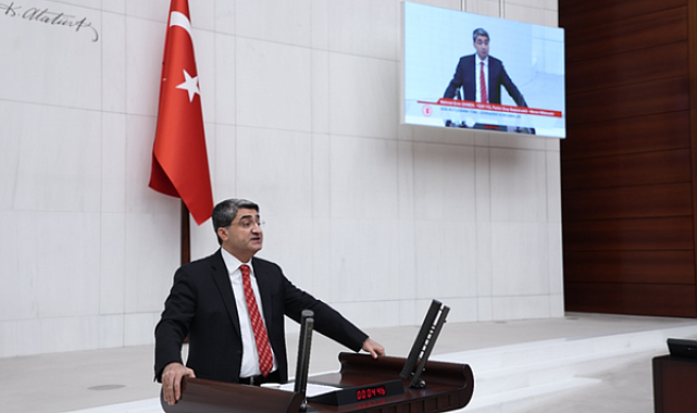 Ekmen: 5G konuşulurken whatsApp mesajları bile gecikiyor