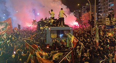 Eşbaşkan Hatun, Amedspor’un şampiyonluk kutlamasına katıldı