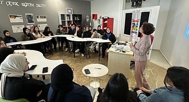 İzmir’de lise öğrencilerine “dijital şiddet” ve güvenli internet eğitimi