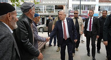 Özdağ, selden etkilenen esnaf ve vatandaşlarla bir araya geldi