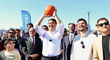 Saadet Partisi Genel Başkanı Arıkan, Üsküdar’da gençlerle buluştu