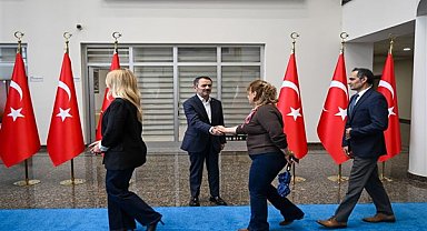 Vali Aktaş personelle bayramlaştı