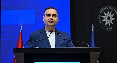 Bakan Kacır: İlk 2 yılda 5 milyon kişiye yapay zeka eğitimi verilecek
