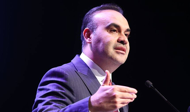 Bakan Kacır: İlk HIT-30 uluslararası resepsiyonu Paris'te düzenlendi