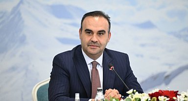 Bakan Kacır, Renault Boreal modelinin Banttan İnme Töreni’ne katıldı