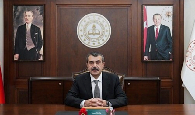 Bakan Yusuf Tekin, Ümitköy Kız Anadolu İmam Hatip Lisesi mezuniyet törenine katıldı