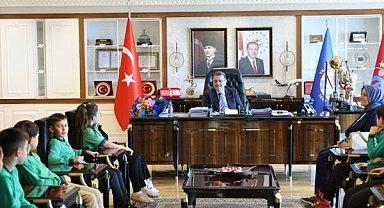 Başkan Genç, minik misafirlerini ağırladı