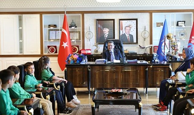 Başkan Genç, minik misafirlerini ağırladı
