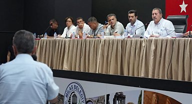 Başkan Topuz, mahalle muhtarlarıyla istişare toplantısında bir araya geldi