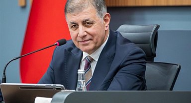 Başkan Tugay, Kemer Langar Futbol Sahası'nı ziyaret etti