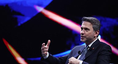 Bayraktar: Bu pırıl pırıl nesille birlikte yürümeye devam edeceğiz