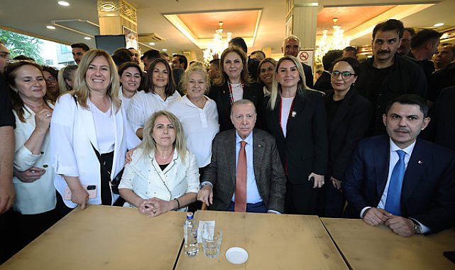 Cumhurbaşkanı Erdoğan, Edirne'deki bir kafede vatandaşlarla bir araya geldi