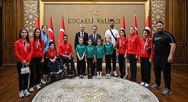 Derece elde eden sporcular Vali Aktaş’ı ziyaret etti