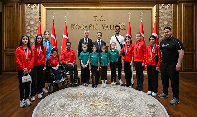 Derece elde eden sporcular Vali Aktaş’ı ziyaret etti