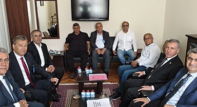 Ekmen: Nerede bir haksızlık ve zulüm varsa karşısında durmak insanlığın gereğidir