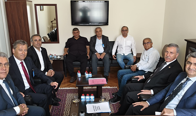 Ekmen: Nerede bir haksızlık ve zulüm varsa karşısı