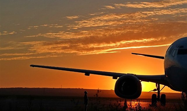 Gaziantep’e inen yolcu uçağında lastik patladı