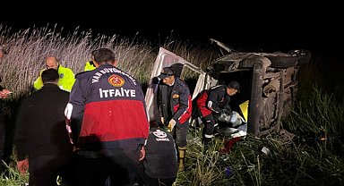 Gevaş’ta trafik kazası: 6 kişi araçtan kurtarıldı