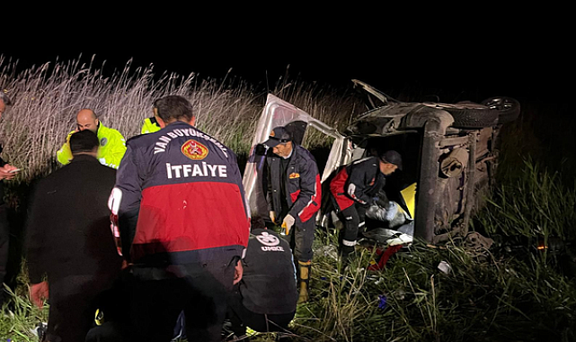 Gevaş’ta trafik kazası: 6 kişi araçtan kurtarıldı