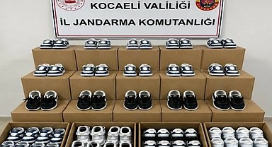 Kocaeli’de 3,2 milyon TL değerinde sahte spor ayakkabı ele geçirildi