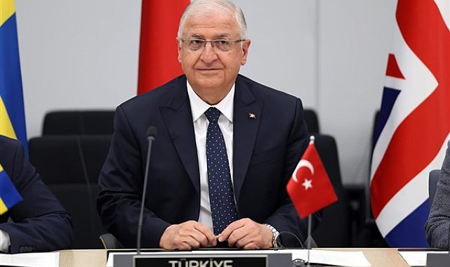Millî Savunma Bakanı Güler, Ukrayna Savunma Bakanı Umerov ile görüştü