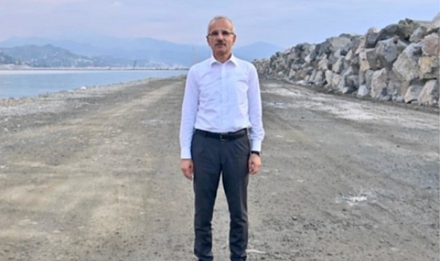 Uraloğlu: Hürmüz Boğazı ve Basra Körfezi’ndeki gemi hareketleri takip ediliyor