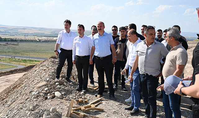 Vali Canalp, yeni Hükümet Konağı inşaatında incelemelerde bulundu