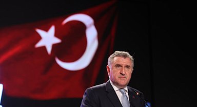 Bakan Bak'tan milli para bisikletçilere tebrik