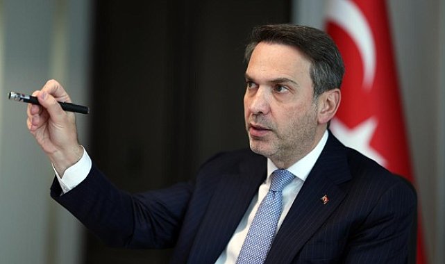 Bakan Bayraktar, Amasya'da esnaf ve vatandaşlarla buluştu