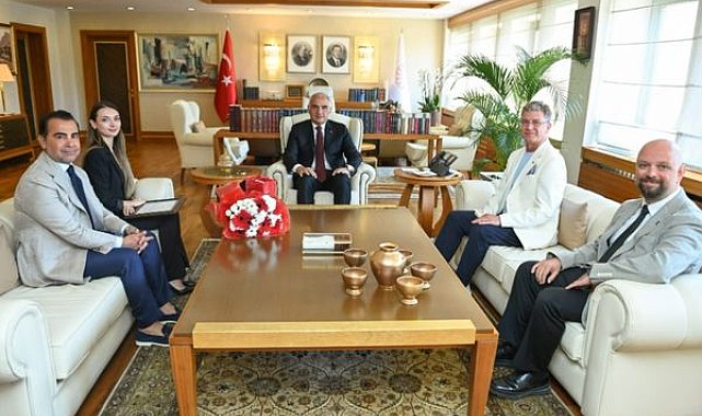 Bakan Ersoy, Nilay Tahiroğlu ve Tan Sağtürk'ü kabul etti