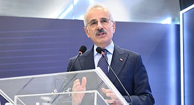 Bakan Uraloğlu, milli boccia sporcuları Emre ve Fulya Vural'ı ağırladı