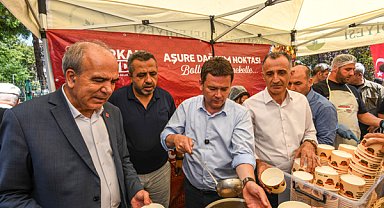 Başkan Aydın, vatandaşlara aşure ikram etti