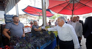 Başkan Büyükkılıç, Hürriyet Pazar Yeri'ni ziyaret etti