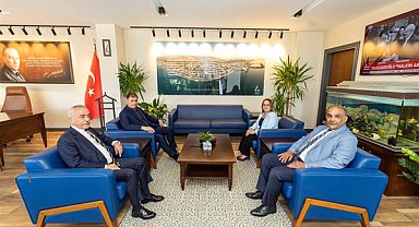 Başkan Tugay Güzelbahçe'de esnaf ve vatandaşlarla buluştu