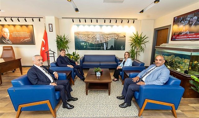 Başkan Tugay Güzelbahçe'de esnaf ve vatandaşlarla buluştu