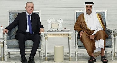 Cumhurbaşkanı Erdoğan, Doha'da Katar Emiri Al Sani'ye taziye dileklerini iletti