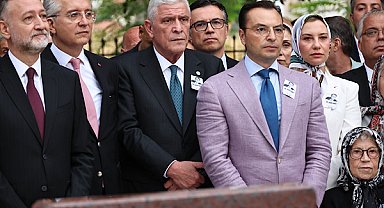 Dervişoğlu, Dr. Sadık Ahmet’in anma programına katıldı