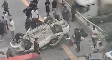 İskenderun’da otomobil takla attı: 2 kişi öldü, 3 kişi yaralandı